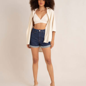 short jeans feminino mom barra dobrada azul escuro