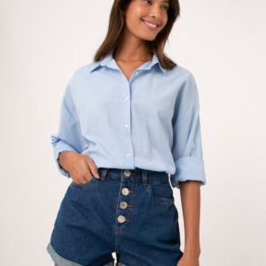 short mom jeans cintura super alta barra dobrada azul escuro