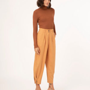 calça baggy de linho com pregas cintura alta