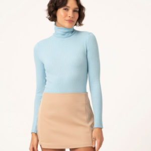 blusa de tricô canelada manga longa gola alta azul